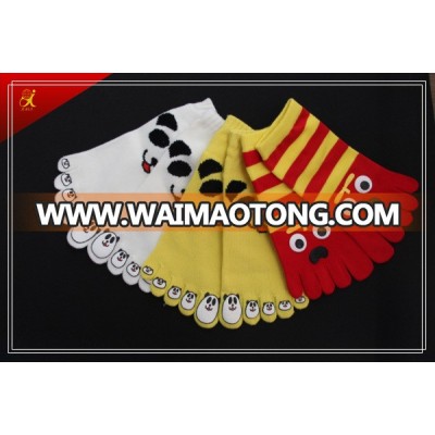 Custom Design Wholesale Cotton Five Toe Socks Cartoon Toe Sock