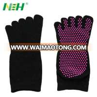 Anti Slip Cotton Five Finger Toe Yoga Socks and Yoga Gloves